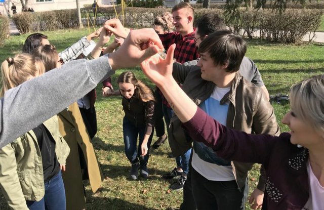 Гаївка - Ой вийтеся огірочки